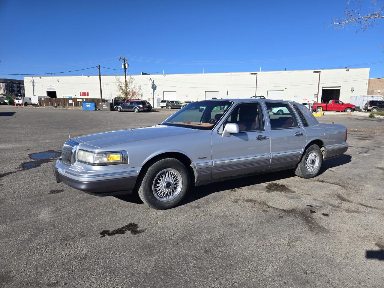 Used 1997 Lincoln Town Car 4dr Sdn Signature for sale in Calgary, AB