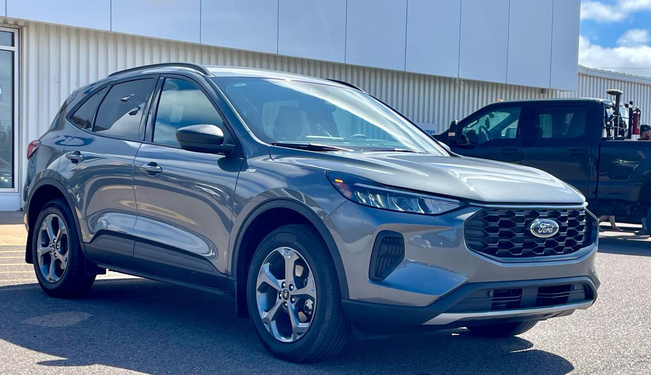 2025 Ford Escape ST-Line AWD Photo2