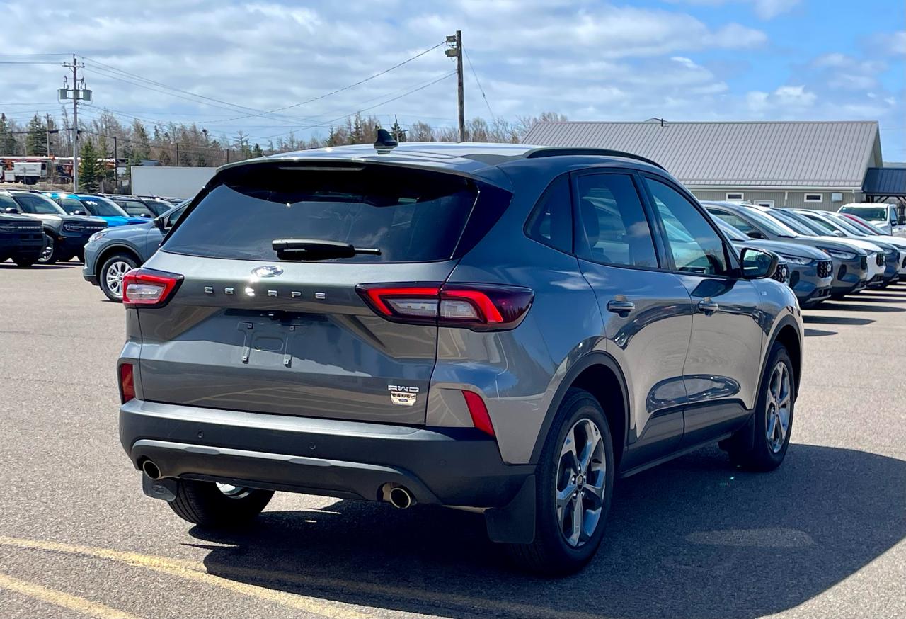 2025 Ford Escape ST-Line AWD Photo5