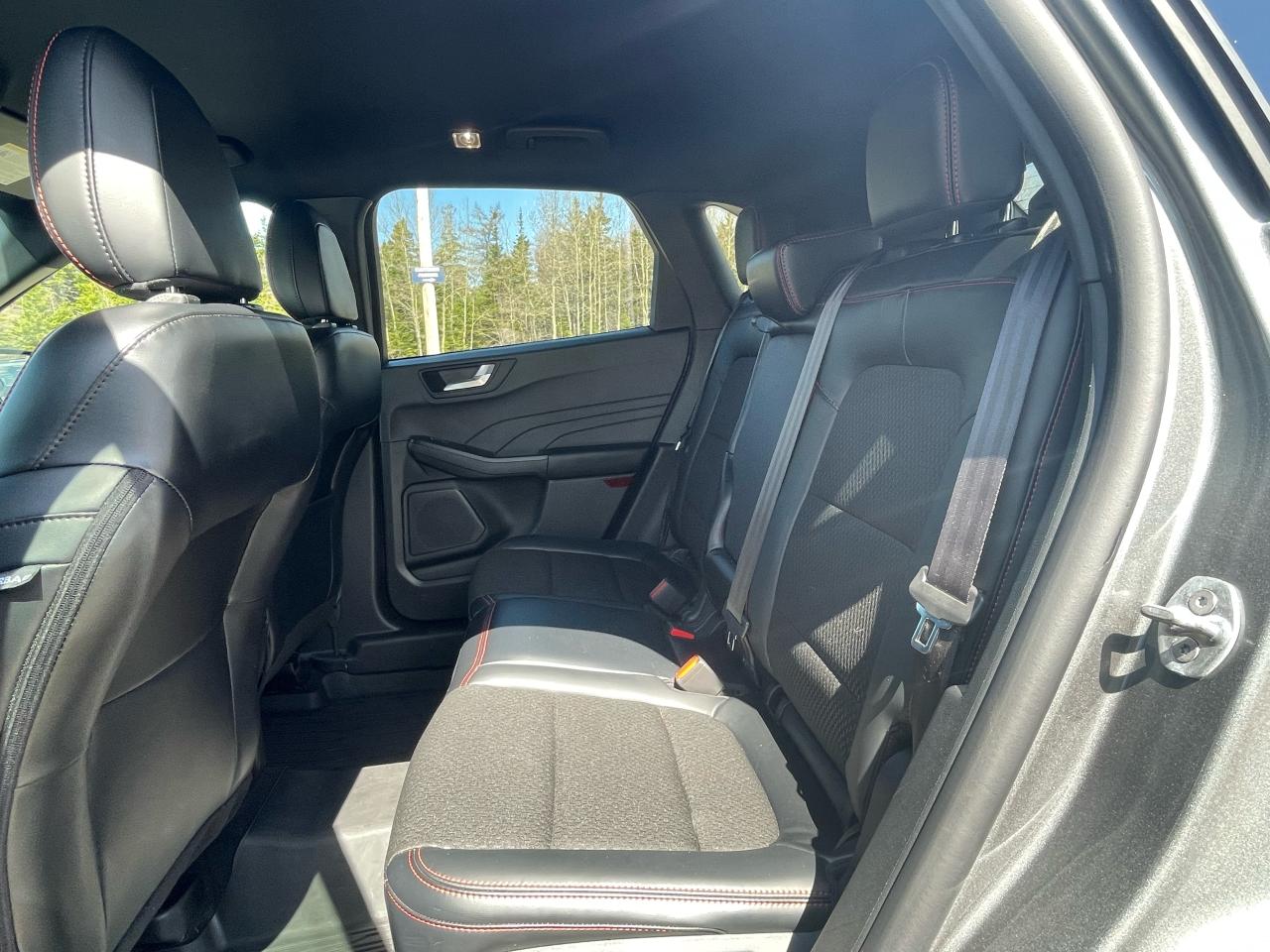 2025 Ford Escape ST-Line AWD Photo5