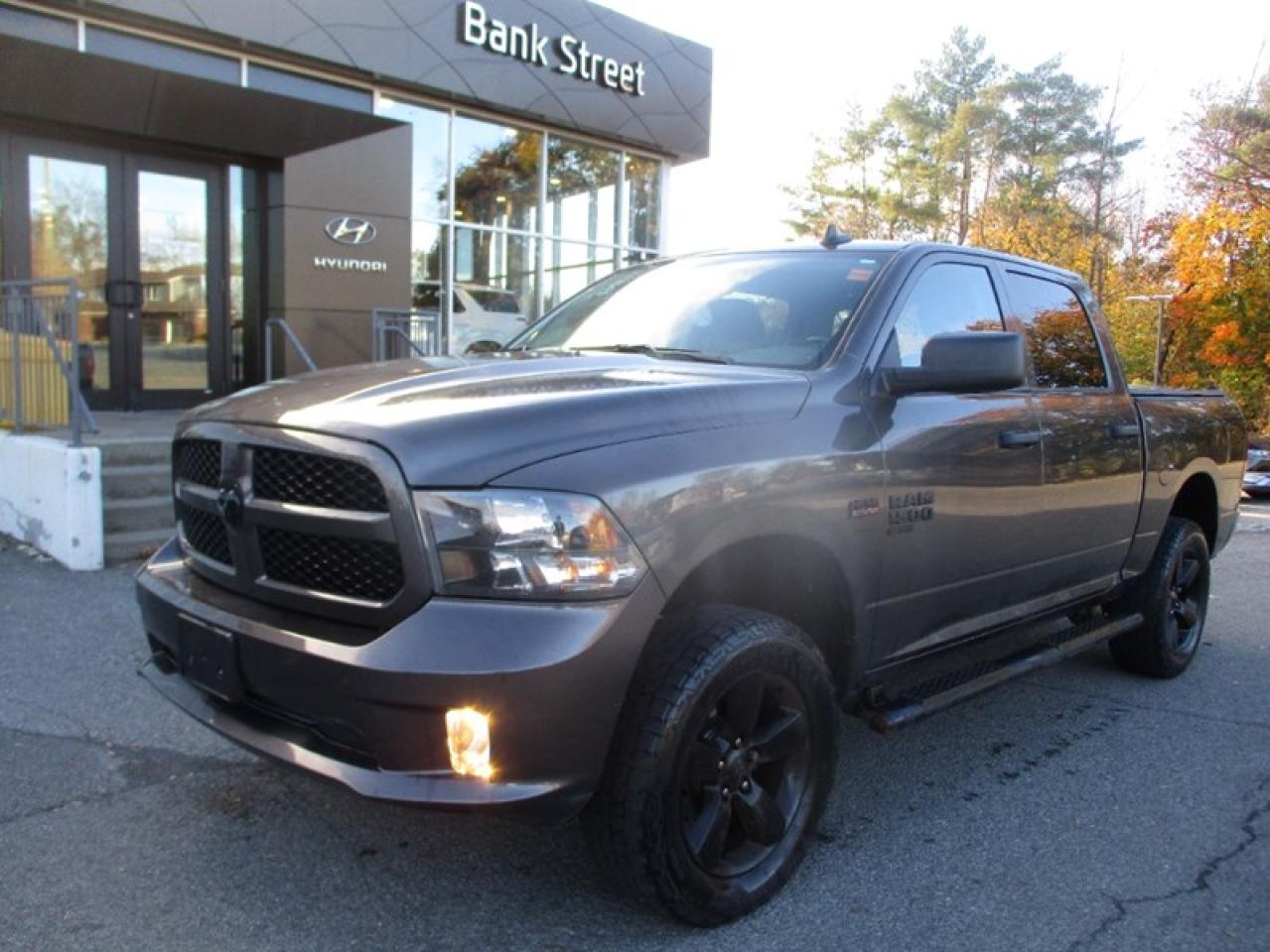 Used 2019 RAM 1500 Classic Express 4x4 Crew Cab 5'7 Box for sale in Ottawa, ON