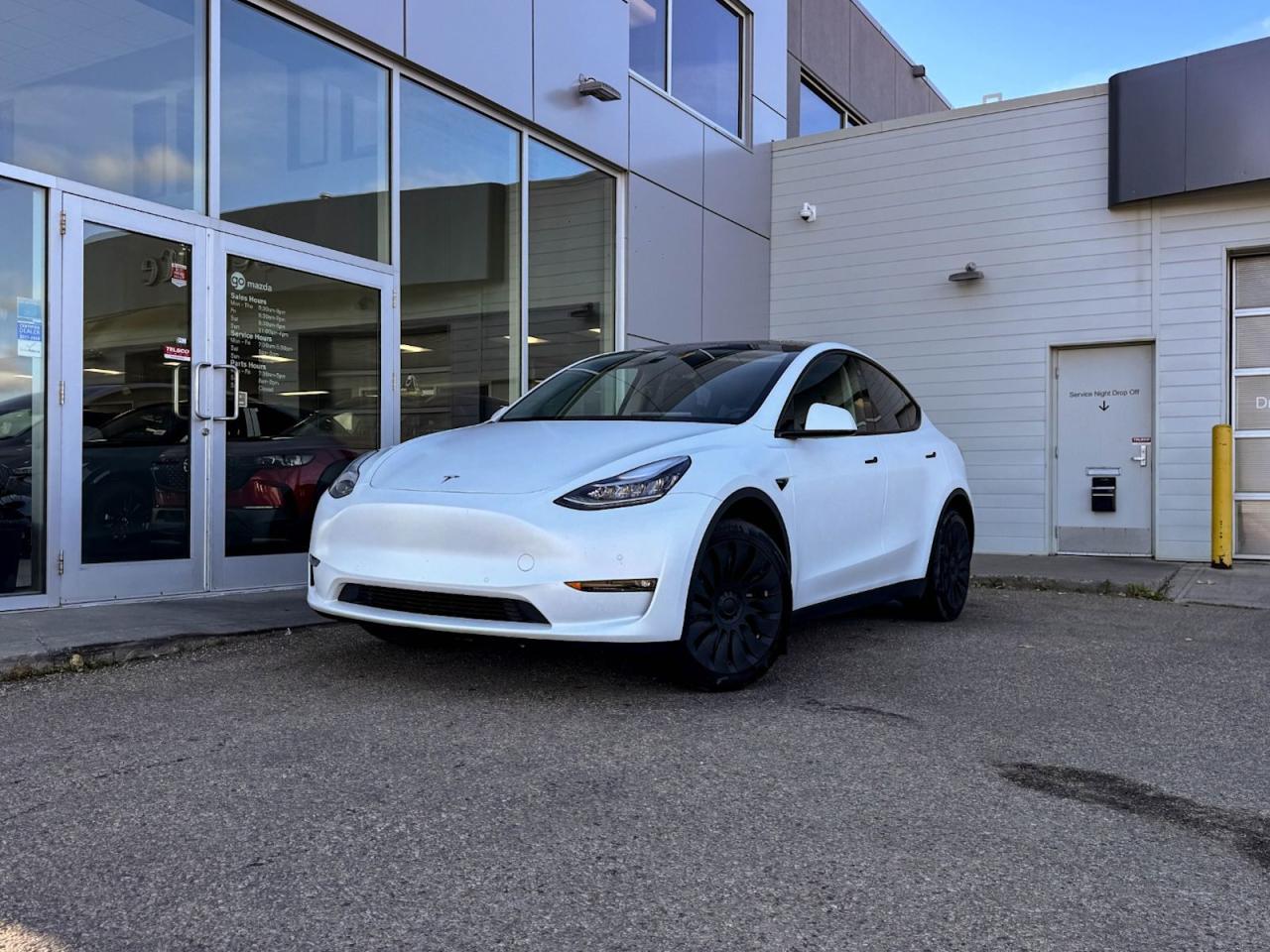 Used 2023 Tesla Model Y  for sale in Edmonton, AB