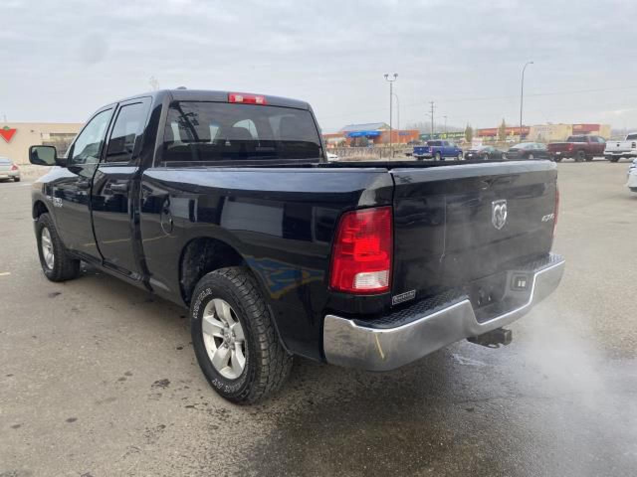 2017 RAM 1500 TRADESMAN QUAD CAB 4 - Photo #4