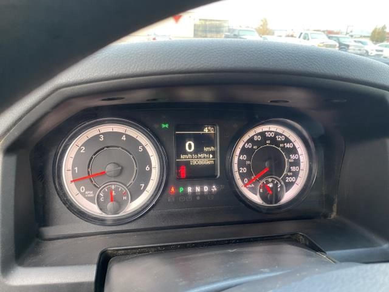 2017 RAM 1500 TRADESMAN QUAD CAB 4 - Photo #10