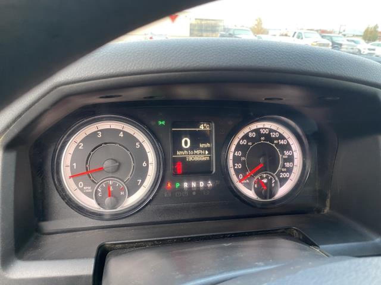 2017 RAM 1500 TRADESMAN QUAD CAB 4 - Photo #10
