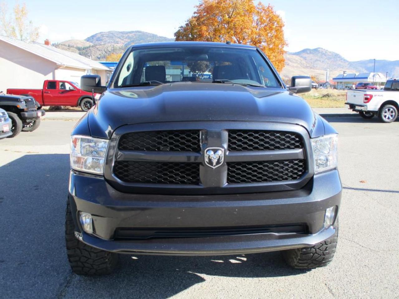 2017 RAM 1500 CREW CAB ST 4X4 Photo1