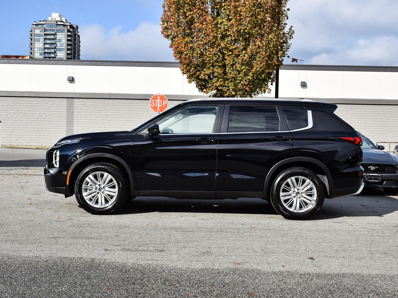 New 2024 Mitsubishi Outlander SE - Heated Seats, Sunroof, Power Liftgate for sale in Coquitlam, BC