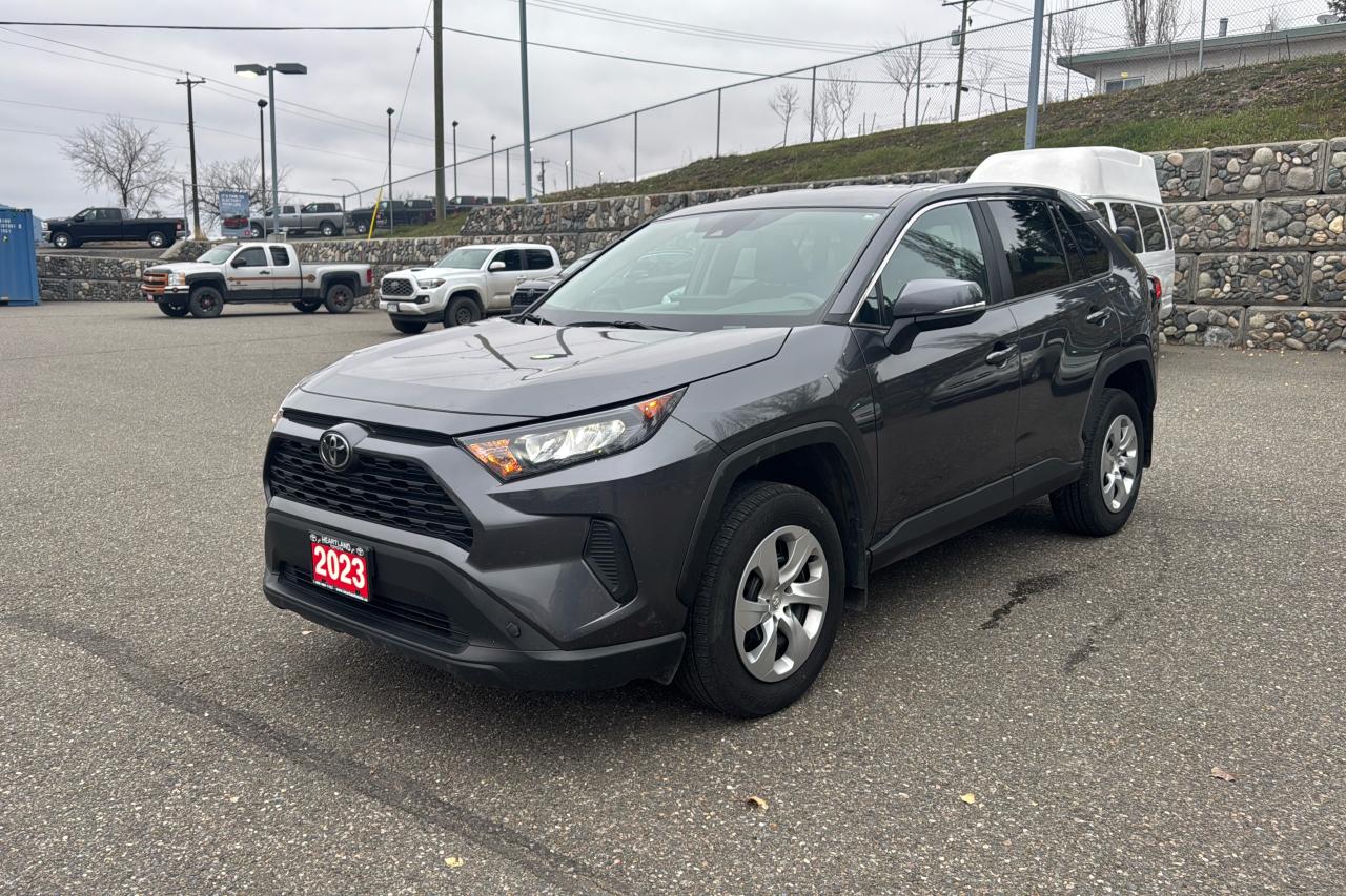 2023 Toyota RAV4 LE Photo2