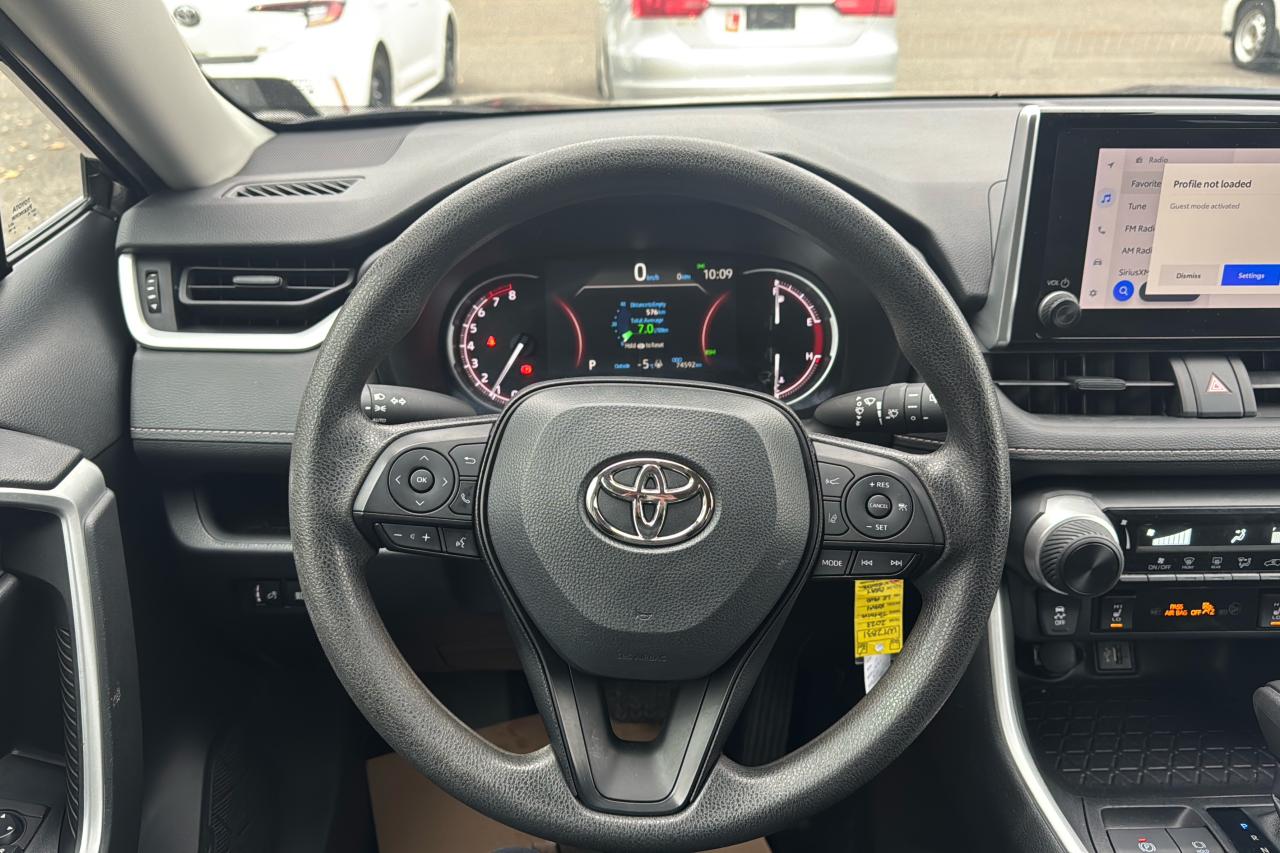 2023 Toyota RAV4 LE Photo