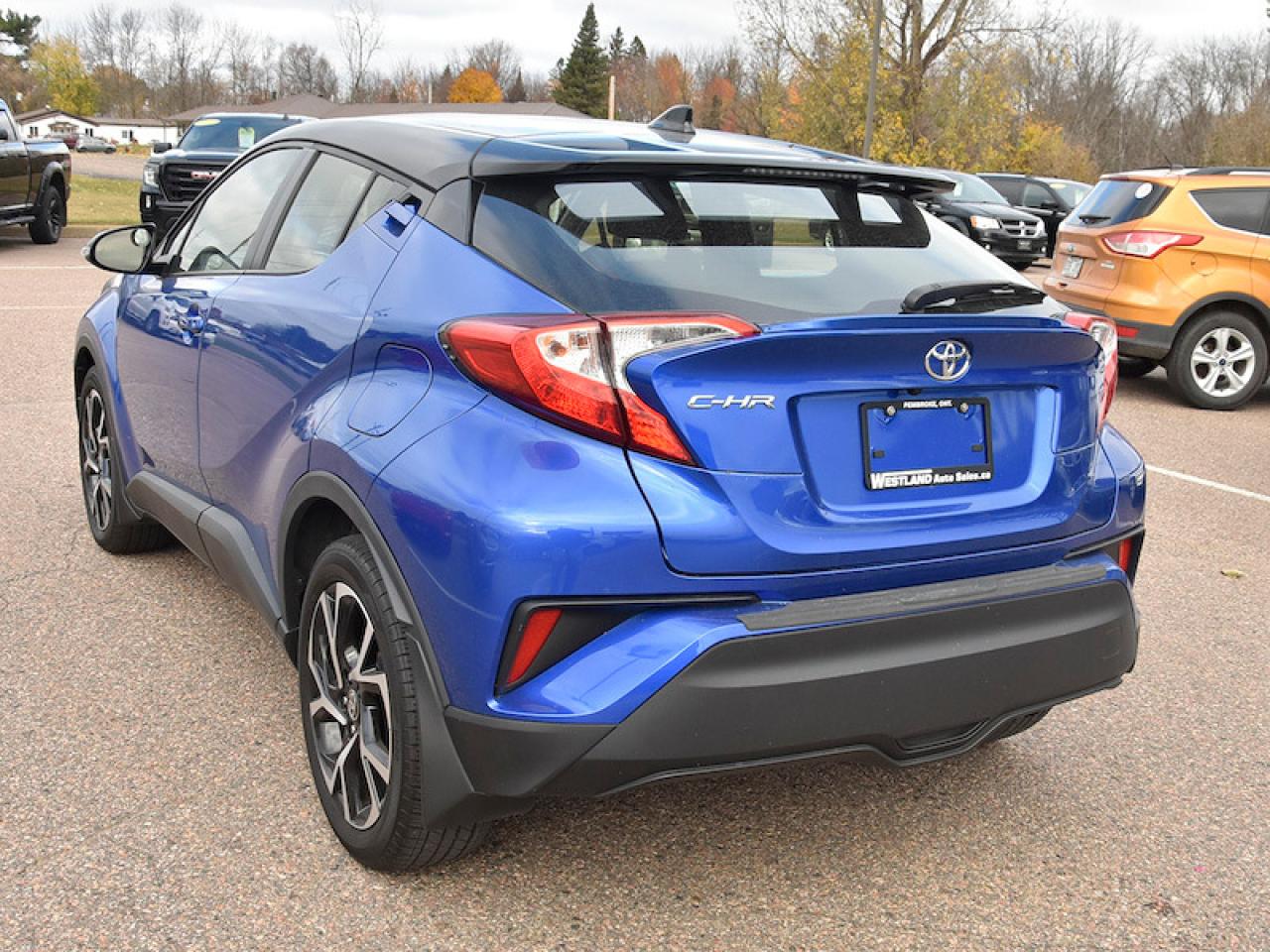 2021 Toyota C-HR  - Photo #4