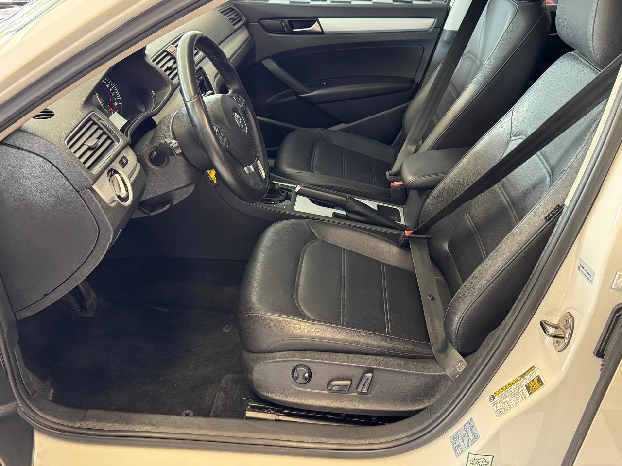 2013 Volkswagen Passat Comfortline+Leather+Roof+Heated Seats+CLEAN CARFAX - Photo #18