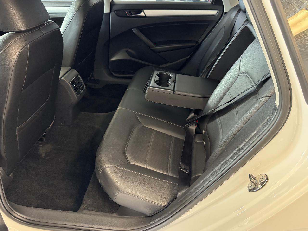 2013 Volkswagen Passat Comfortline+Leather+Roof+Heated Seats+CLEAN CARFAX - Photo #23