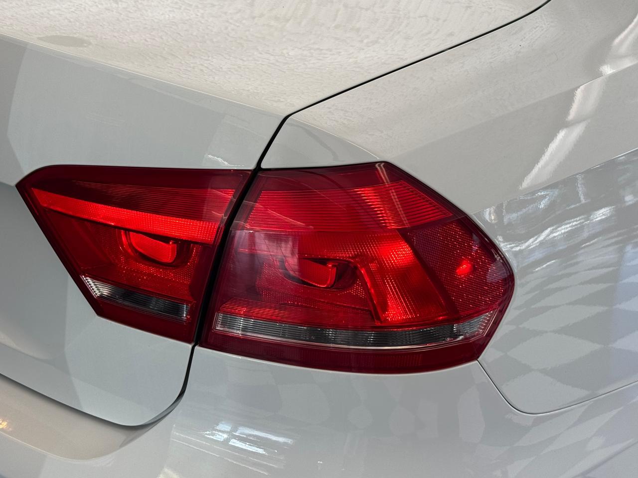 2013 Volkswagen Passat Comfortline+Leather+Roof+Heated Seats+CLEAN CARFAX - Photo #56