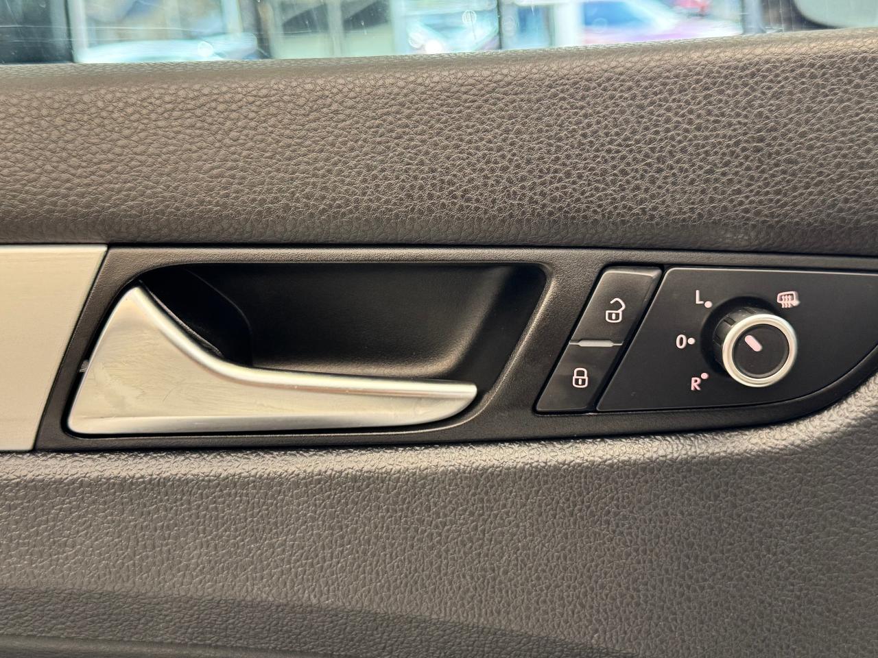 2013 Volkswagen Passat Comfortline+Leather+Roof+Heated Seats+CLEAN CARFAX - Photo #35