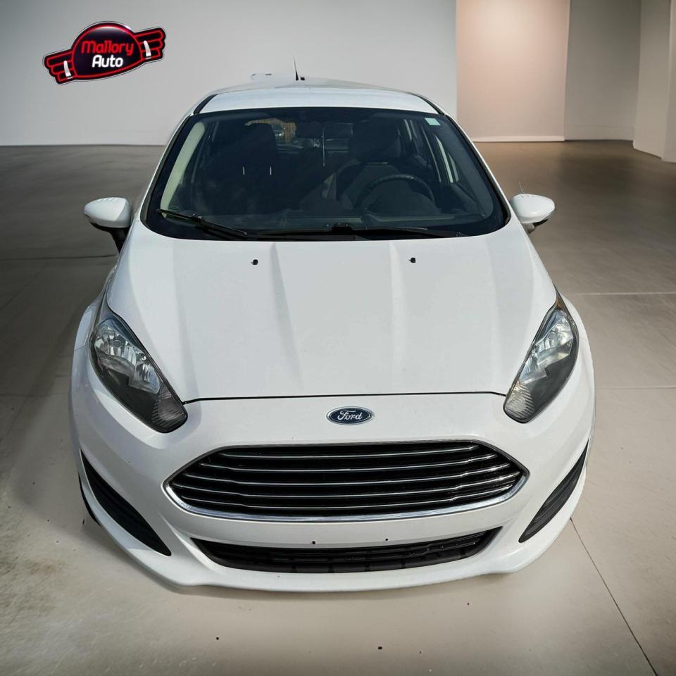 2014 Ford Fiesta  - Photo #2