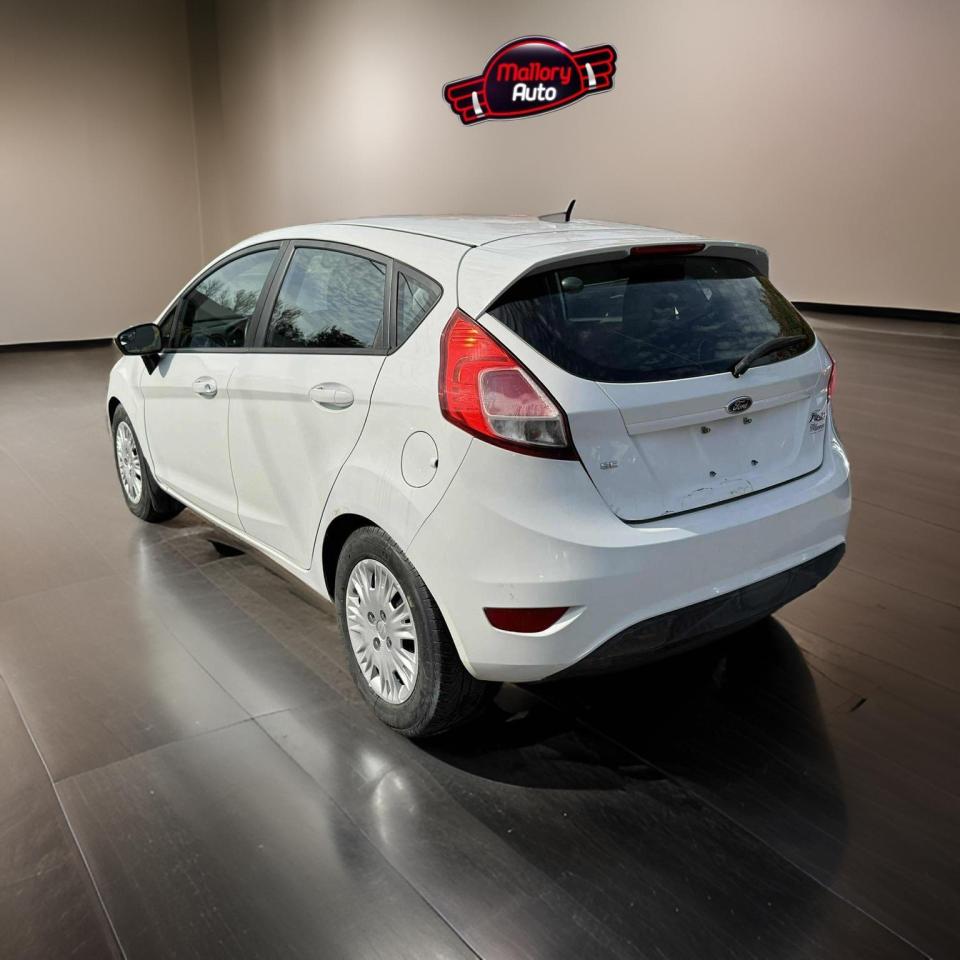 2014 Ford Fiesta  - Photo #5