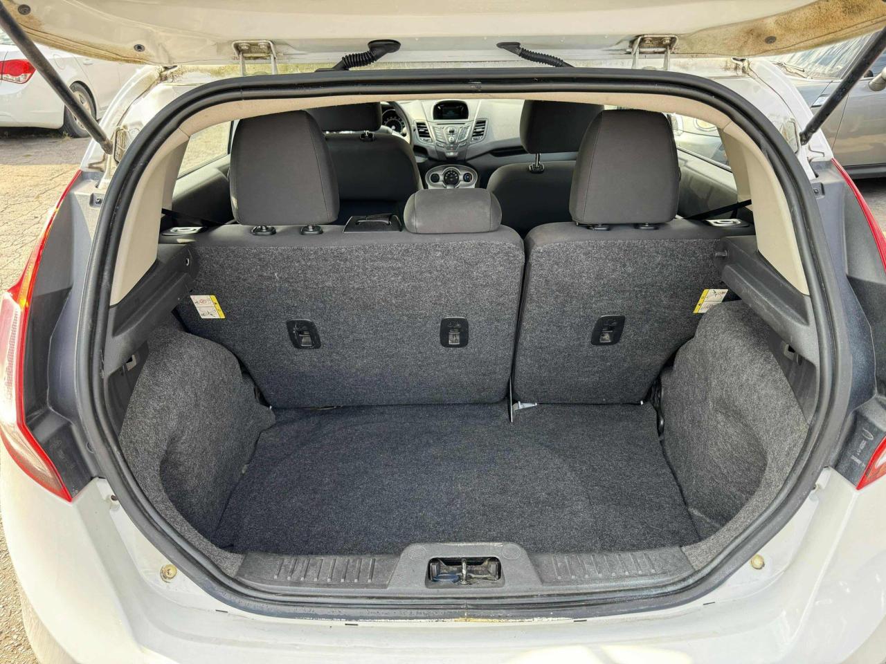 2014 Ford Fiesta  - Photo #7