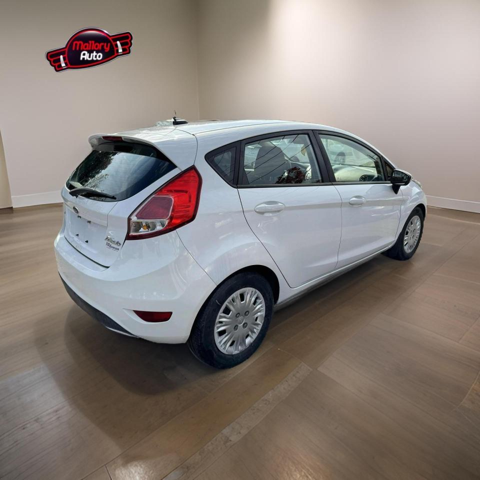 2014 Ford Fiesta  - Photo #9