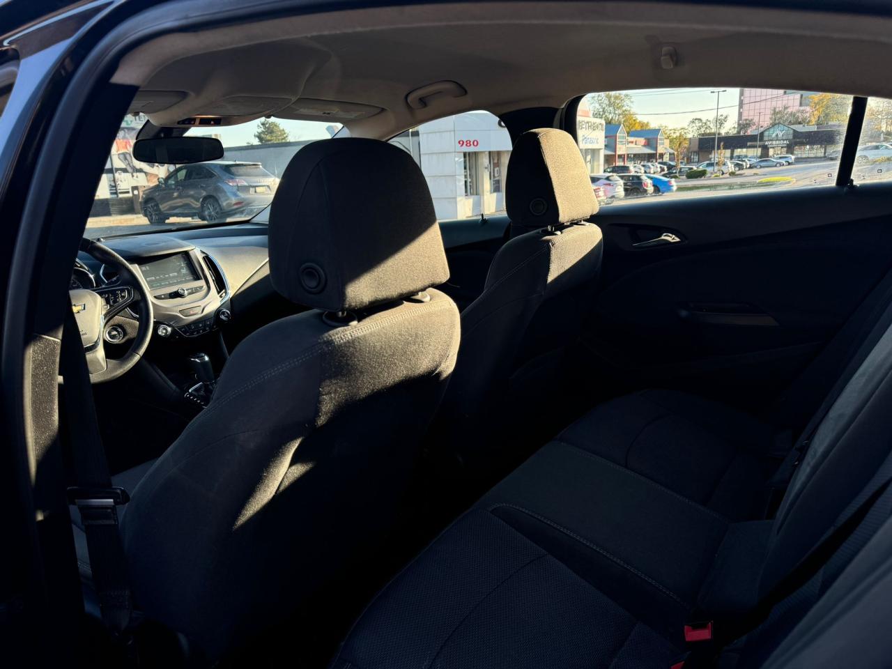 2018 Chevrolet Cruze LT ACCIDENT FREE ,BACK UP CAM .APPLE CARPLAY,4CLY - Photo #18
