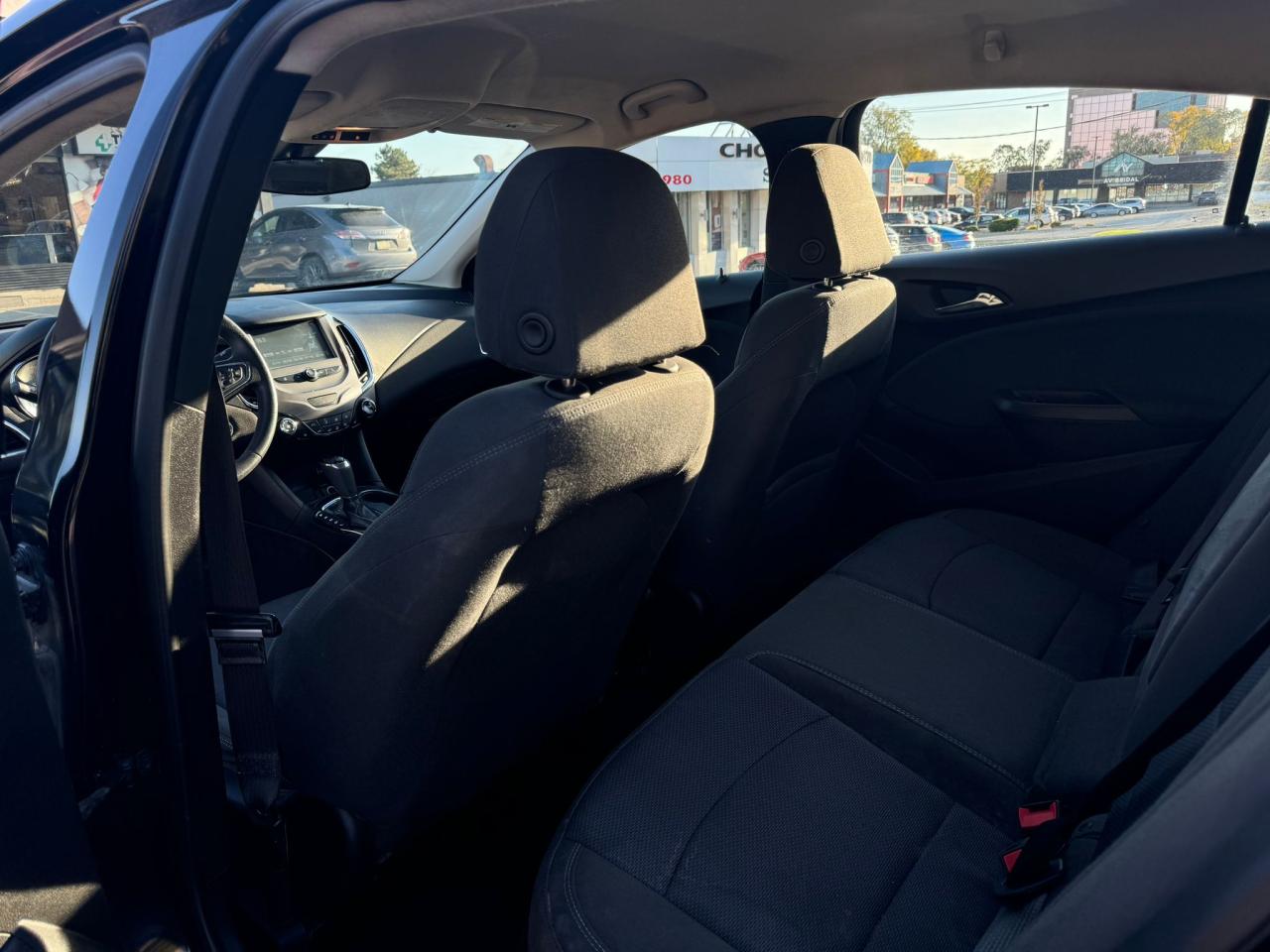 2018 Chevrolet Cruze LT ACCIDENT FREE ,BACK UP CAM .APPLE CARPLAY,4CLY - Photo #16