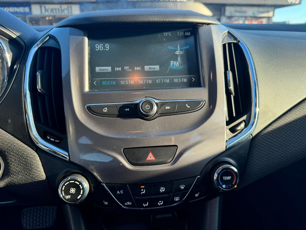 2018 Chevrolet Cruze LT ACCIDENT FREE ,BACK UP CAM .APPLE CARPLAY,4CLY - Photo #21