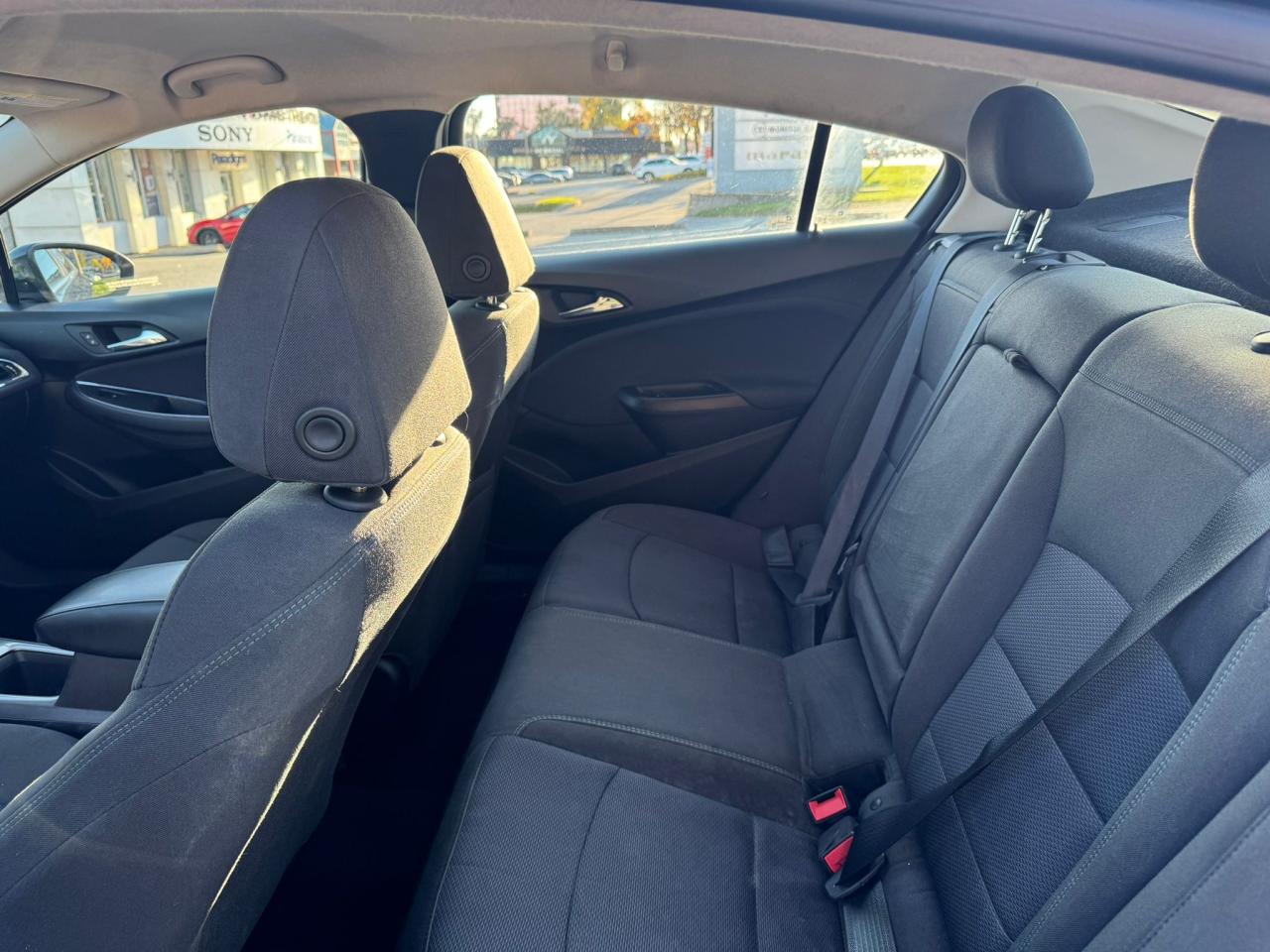 2018 Chevrolet Cruze LT ACCIDENT FREE ,BACK UP CAM .APPLE CARPLAY,4CLY - Photo #17