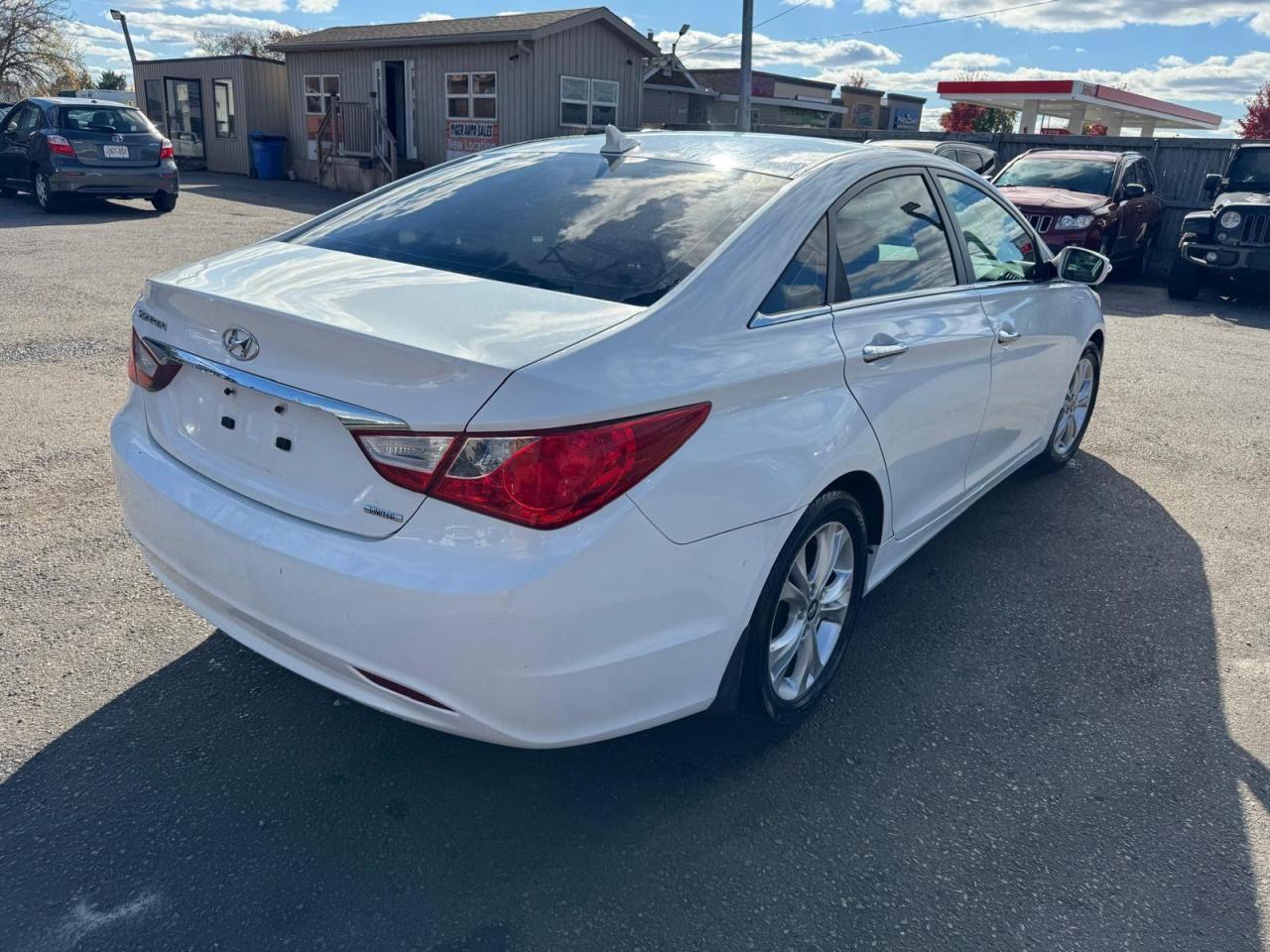 2011 Hyundai Sonata Limited, NO ACCIDENTS, WELL SERVICED, CERTIFIED - Photo #5