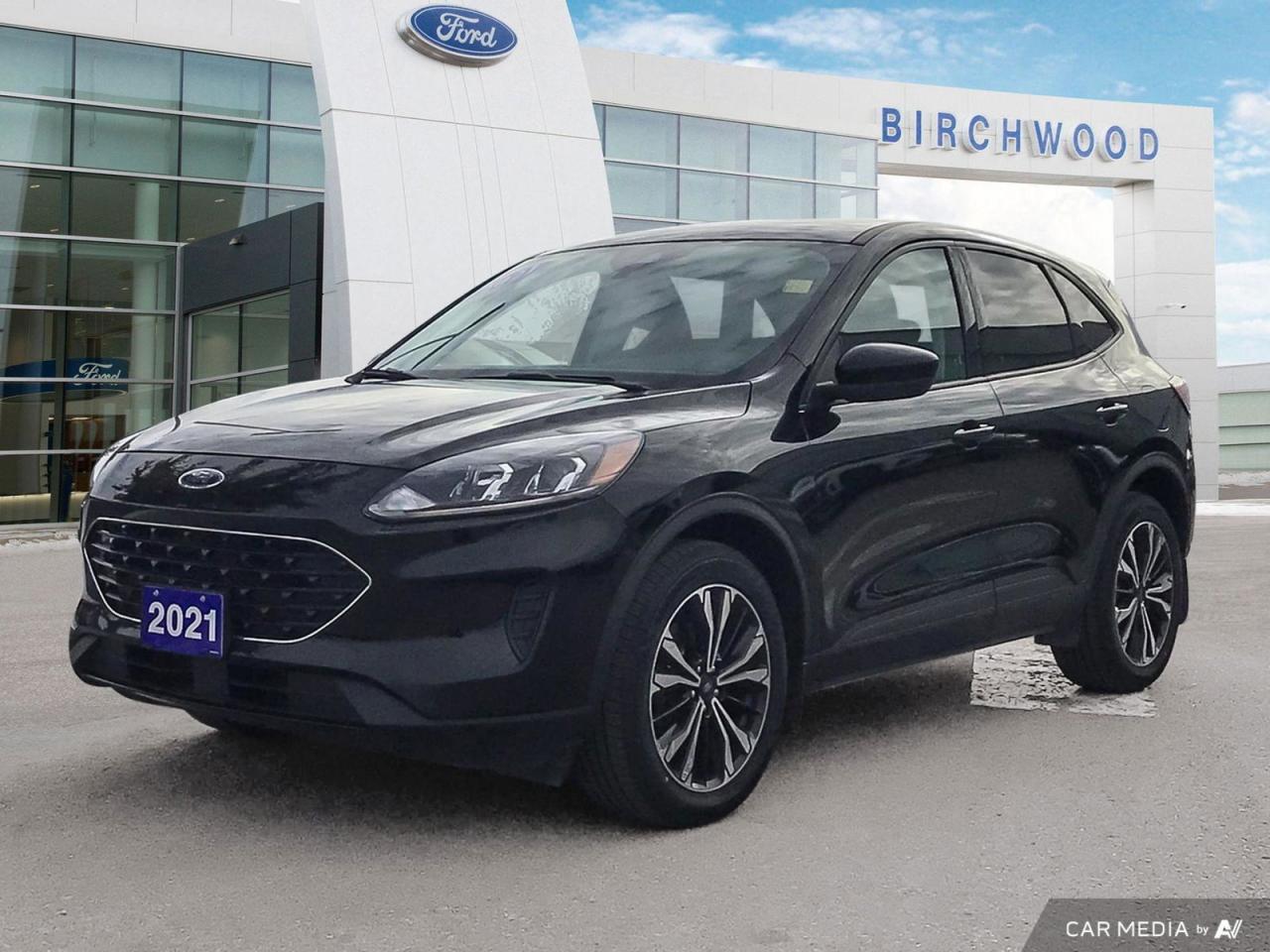 Used 2021 Ford Escape SE Hybrid AWD Hybrid | Sport Pack | Cold Weather Pack for sale in Winnipeg, MB