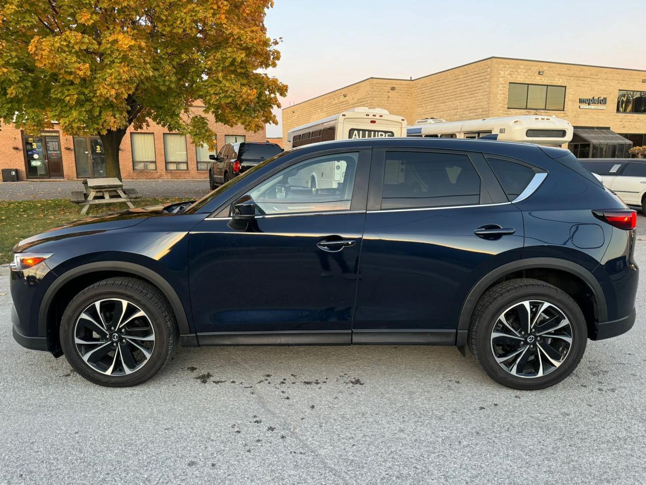 2024 Mazda CX-5 GS Photo3
