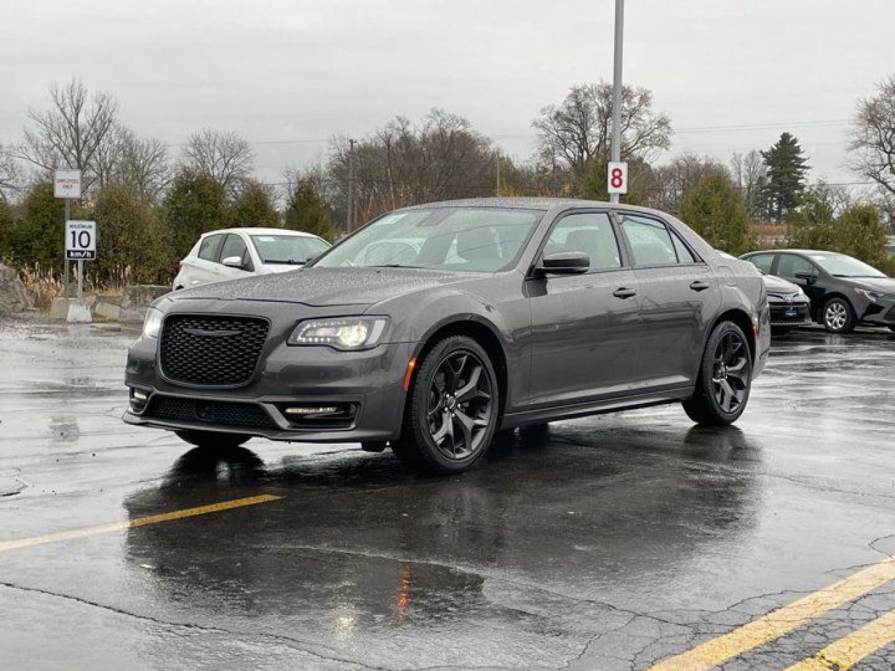 Used 2021 Chrysler 300 300 Touring  Sport/Comfort/Safety Pkgs, Leather, Adaptive Cruise, Heated Steering & more!! for sale in Guelph, ON