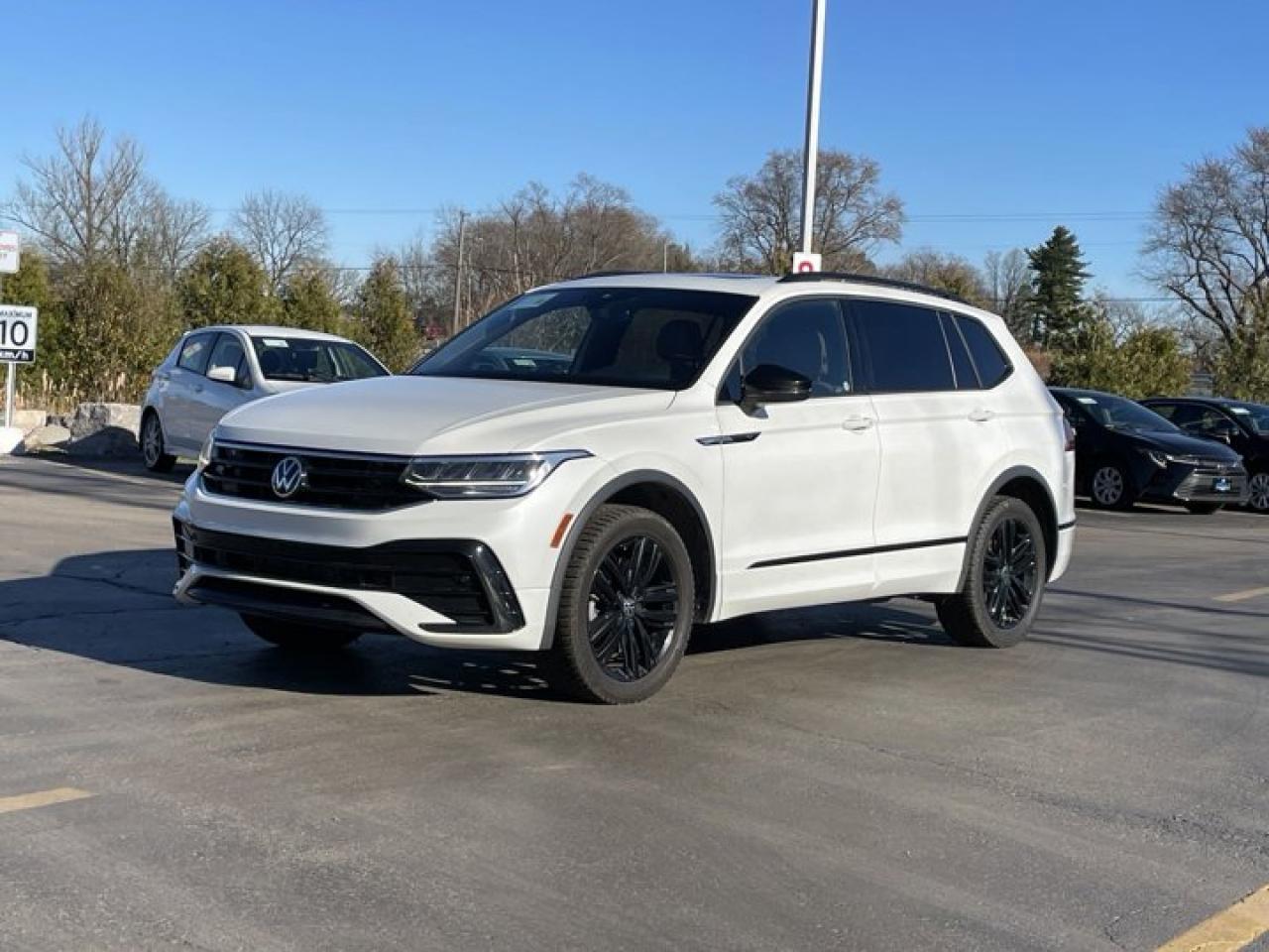 Used 2022 Volkswagen Tiguan Comfortline R-Line Black Edition AWD, Leatherette, Pano Roof,Heated Steering + Seats & more!! for sale in Guelph, ON