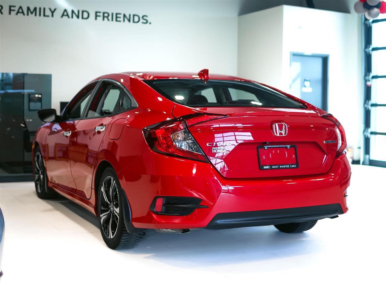 2018 Honda Civic TOURING | NO ACCIDENTS | LEATHER | ROOF Photo