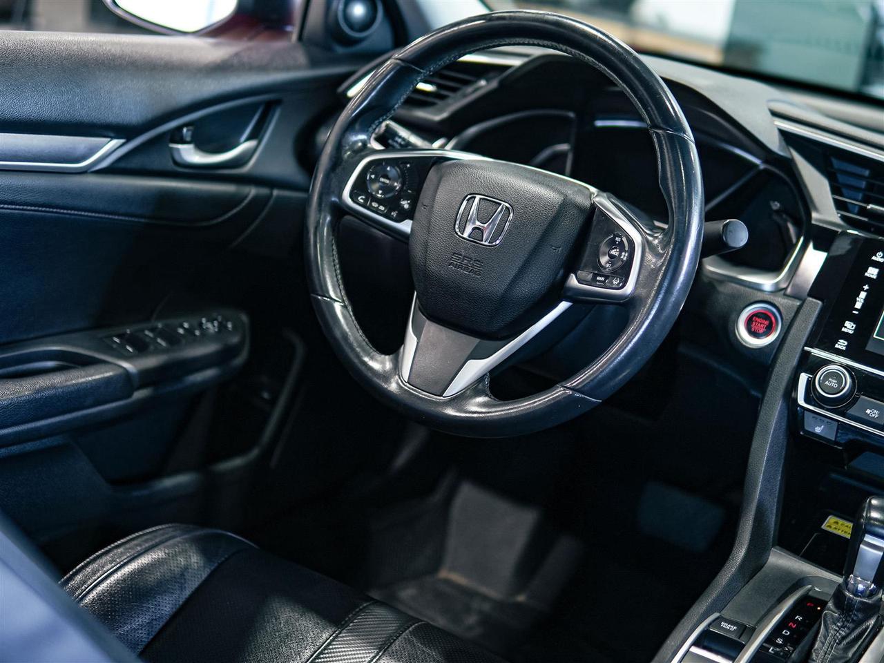 2018 Honda Civic TOURING | NO ACCIDENTS | LEATHER | ROOF Photo