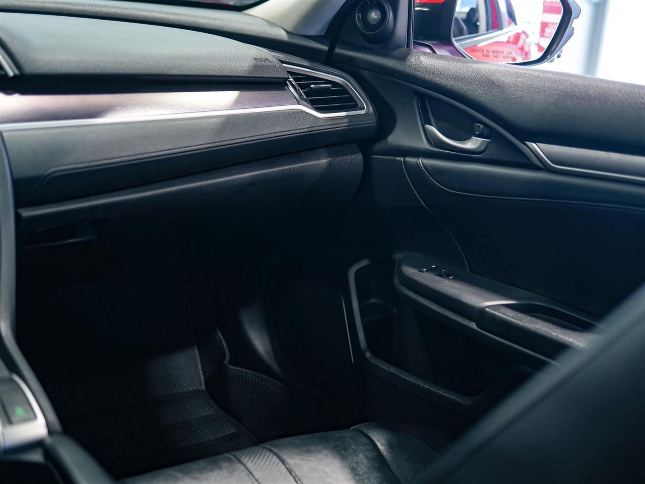 2018 Honda Civic TOURING | NO ACCIDENTS | LEATHER | ROOF Photo
