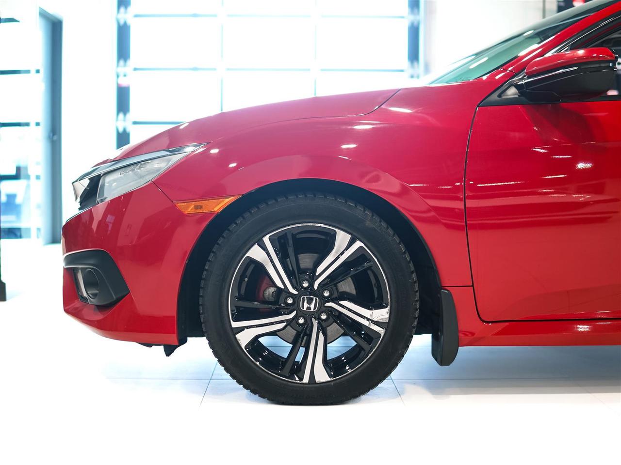 2018 Honda Civic TOURING | NO ACCIDENTS | LEATHER | ROOF Photo