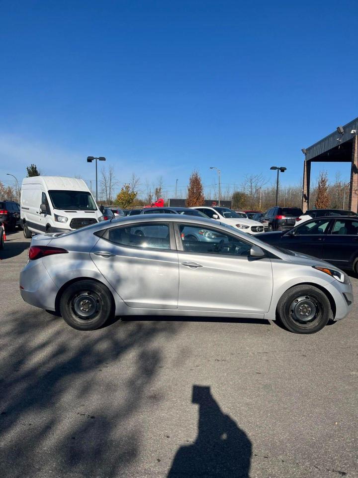 2015 Hyundai Elantra  - Photo #3
