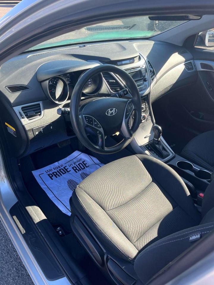 2015 Hyundai Elantra  - Photo #6