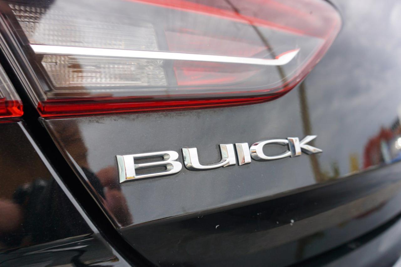 2018 Buick Regal PREFERRED II SAFETY INCLUDED *ACCIDENT FREE* CAMERA NAV BLUETOOTH LEATHER HEATED SEATS SUNROOF CRUISE ALLOYS - Photo #38
