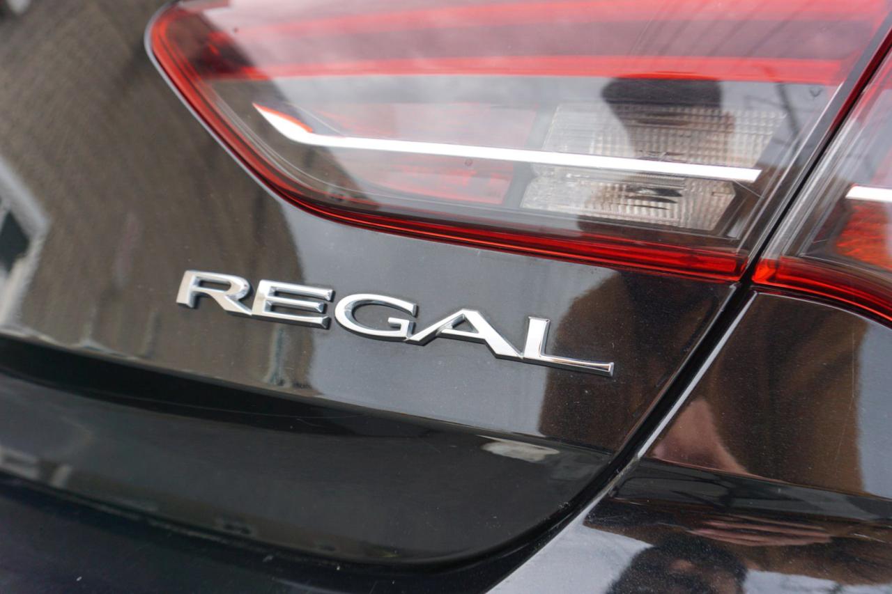 2018 Buick Regal PREFERRED II SAFETY INCLUDED *ACCIDENT FREE* CAMERA NAV BLUETOOTH LEATHER HEATED SEATS SUNROOF CRUISE ALLOYS - Photo #39