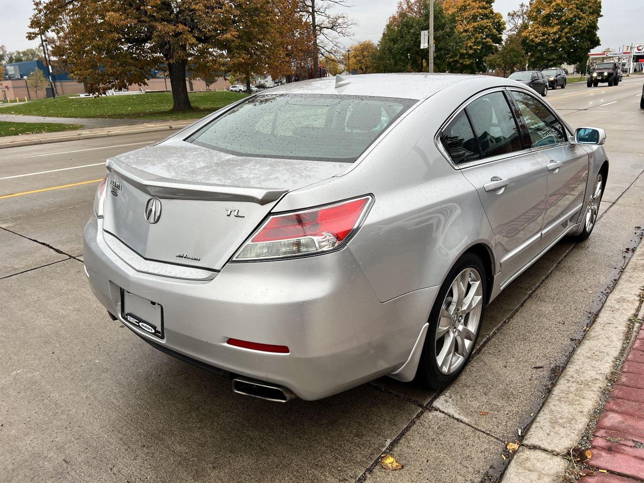 2012 Acura TL 4dr Sdn Auto SH-AWD - Photo #8