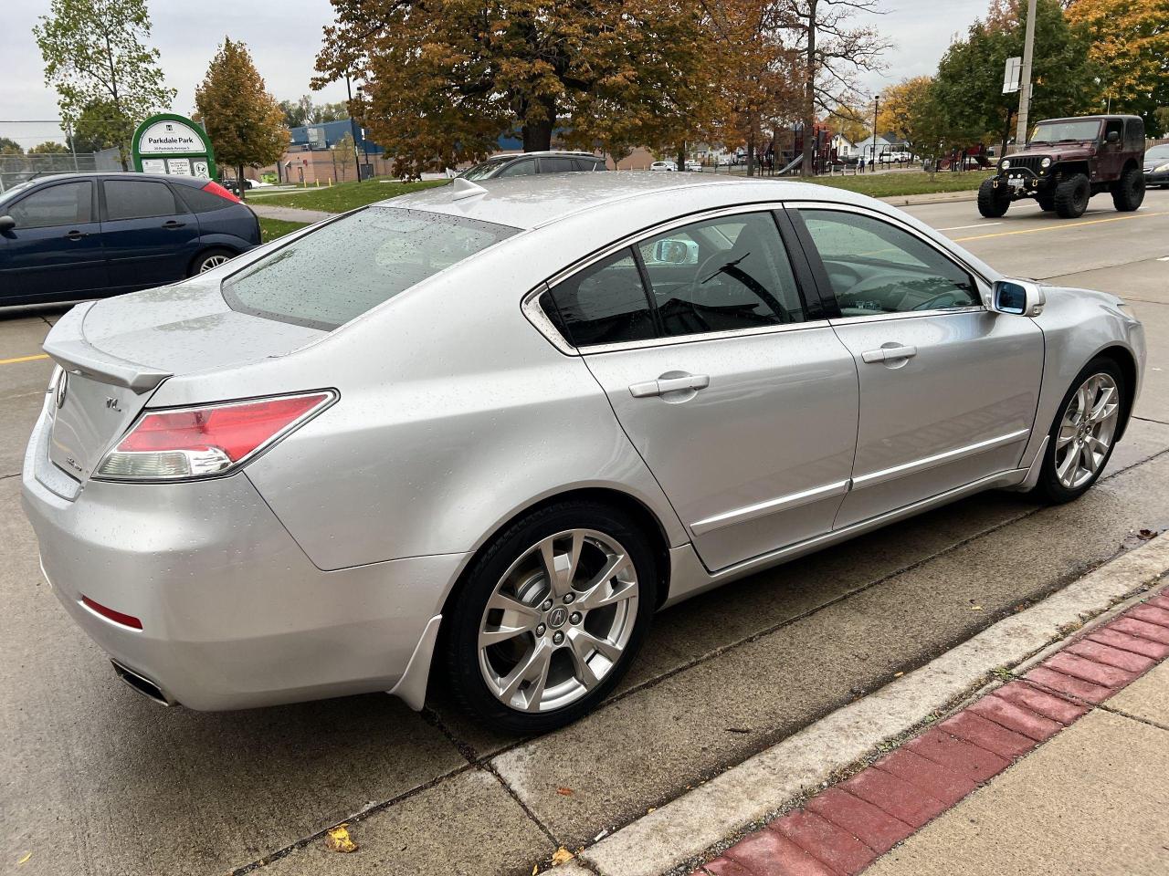 2012 Acura TL 4dr Sdn Auto SH-AWD - Photo #10