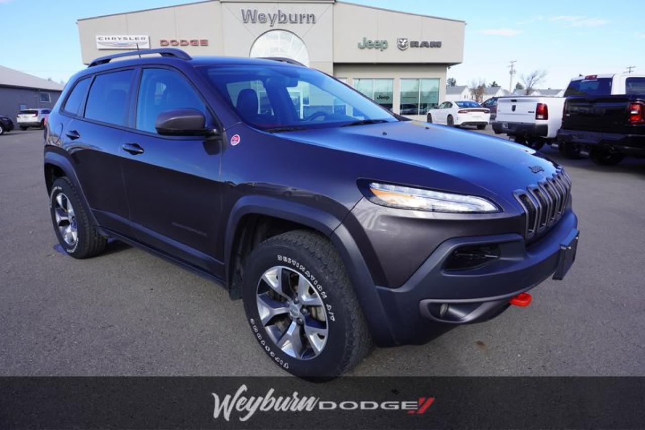 Used 2017 Jeep Cherokee Trailhawk L Plus | Ventilated/Heated Seats | LOW KM! | Power Liftgate | Remote Start | Leather | 4WD for sale in Weyburn, SK