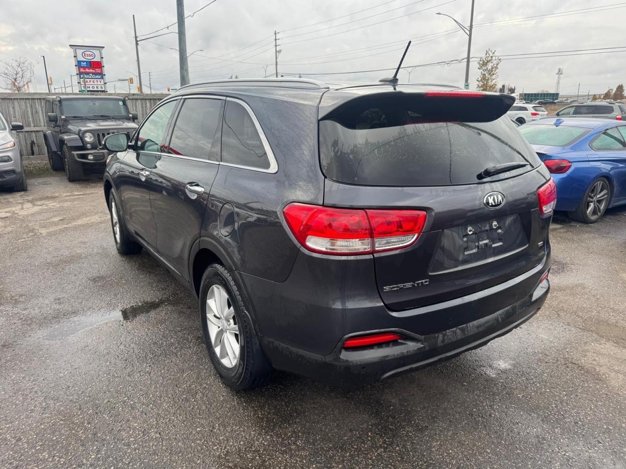 2016 Kia Sorento 2.4L LX, ONLY 67,000KMS, NO ACCIDENT, CERTIFIED - Photo #3