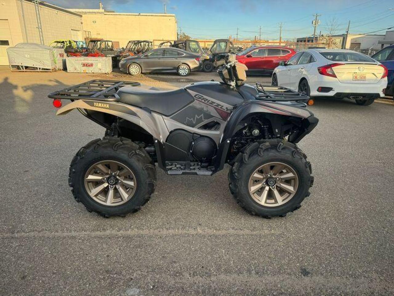 2024 Yamaha Grizzly 700 EPS SE ANNIVERSARY EDITION $106 B/W - Photo #2