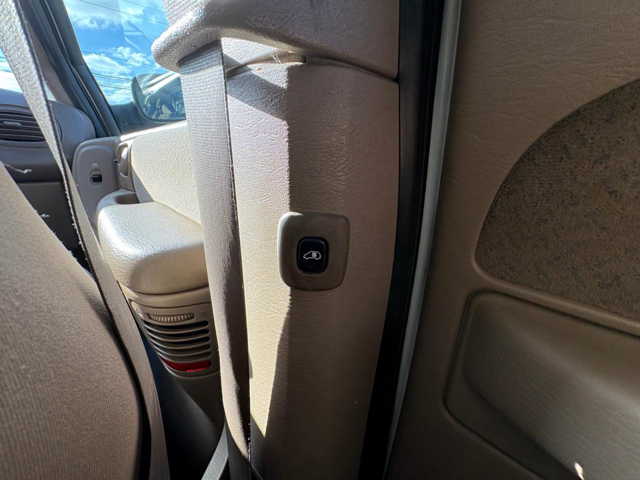 2001 Dodge CARA Grand Caravan Sport 119" Long Wheel Base, No Rust, Safety Ready with 1 year Warranty Photo