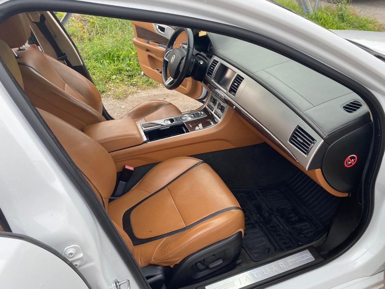 2012 Jaguar XF Portfolio w/Sport Pkg 4dr Sdn - Photo #14
