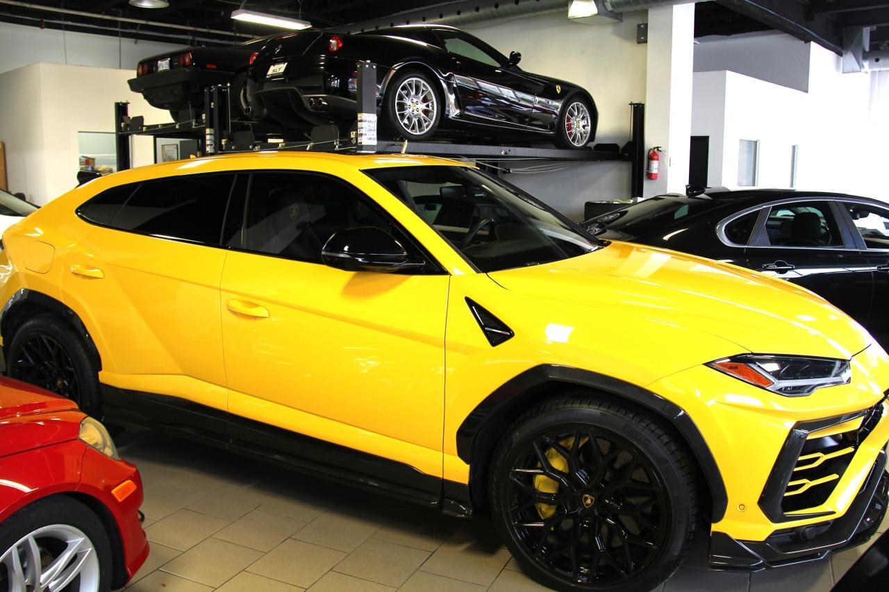 2019 Lamborghini Urus ZR PERFORMANCE PACKAGE Photo4