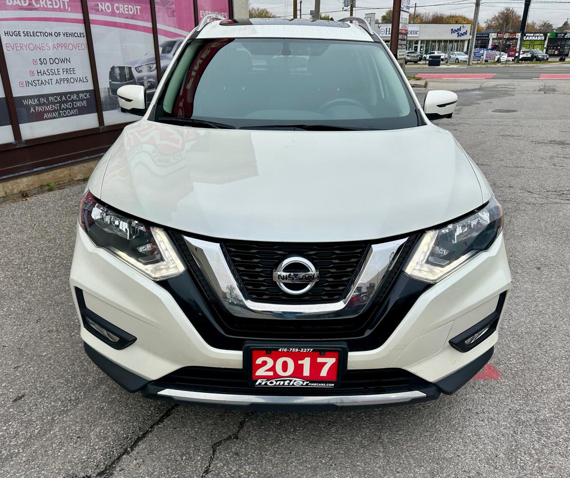 2017 Nissan Rogue AWD 4dr SV Photo2