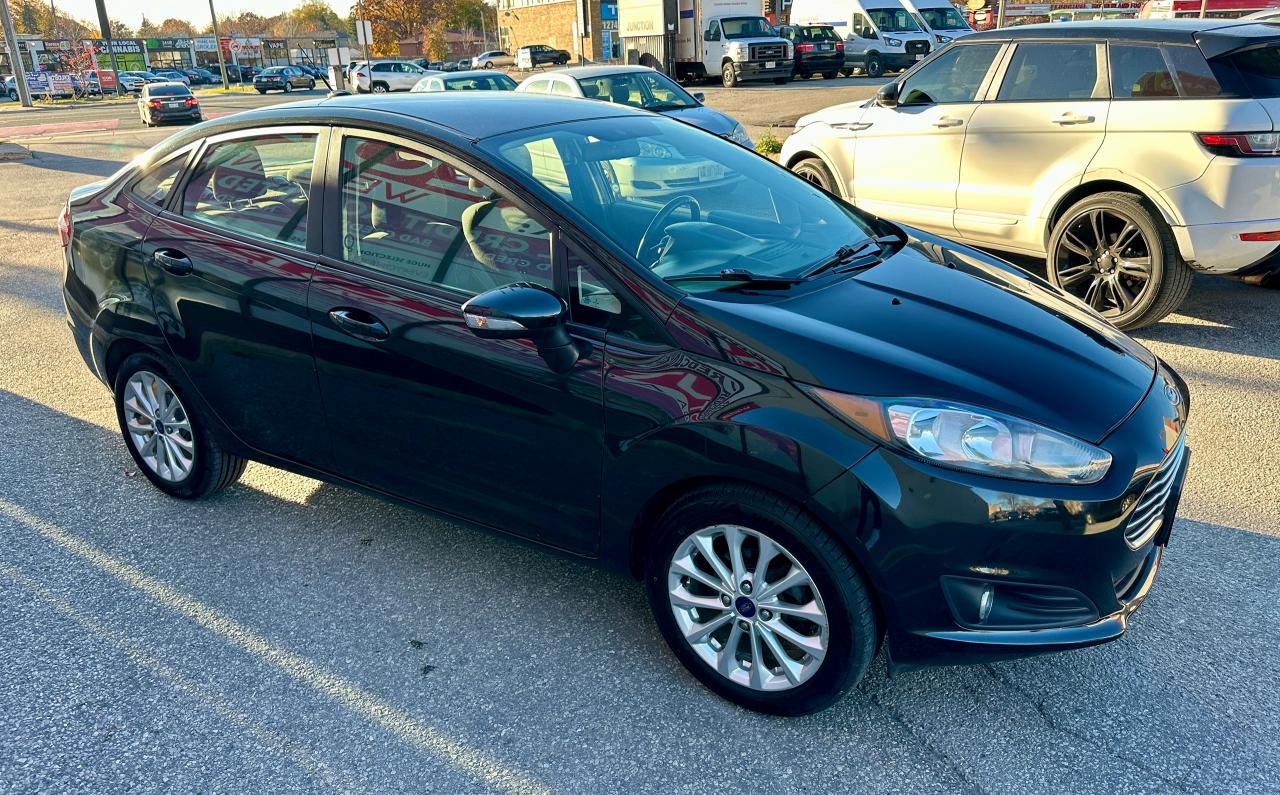 2014 Ford Fiesta SE Photo3