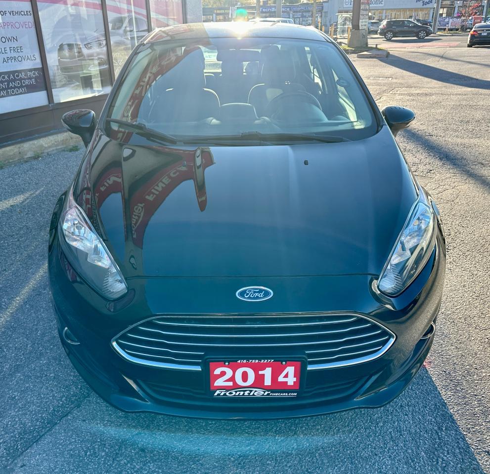 2014 Ford Fiesta SE Photo2